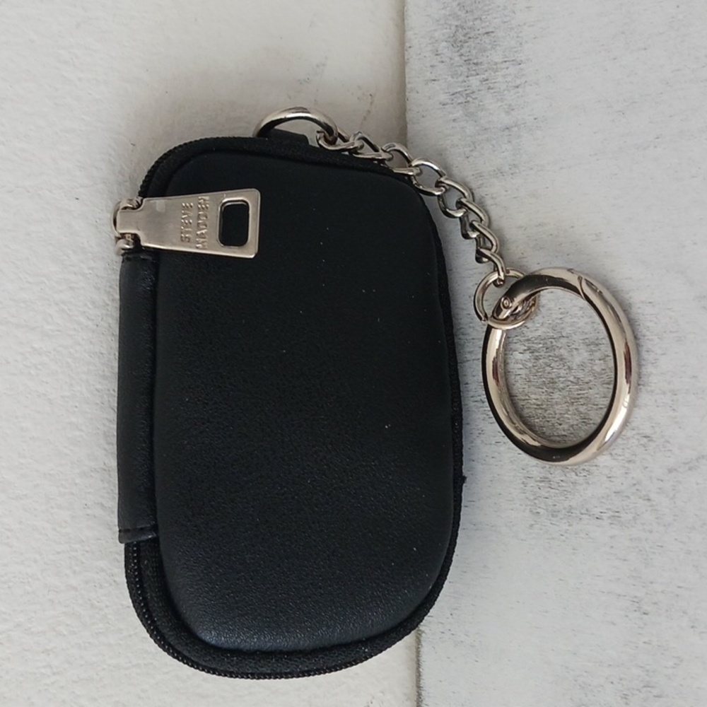 Steve Madden Small Case Black Zip Around Pouch W Clip Ring